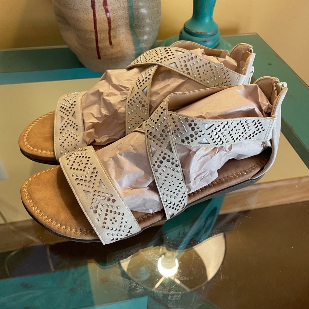 Volatile Sandals - Picture 6 of 6